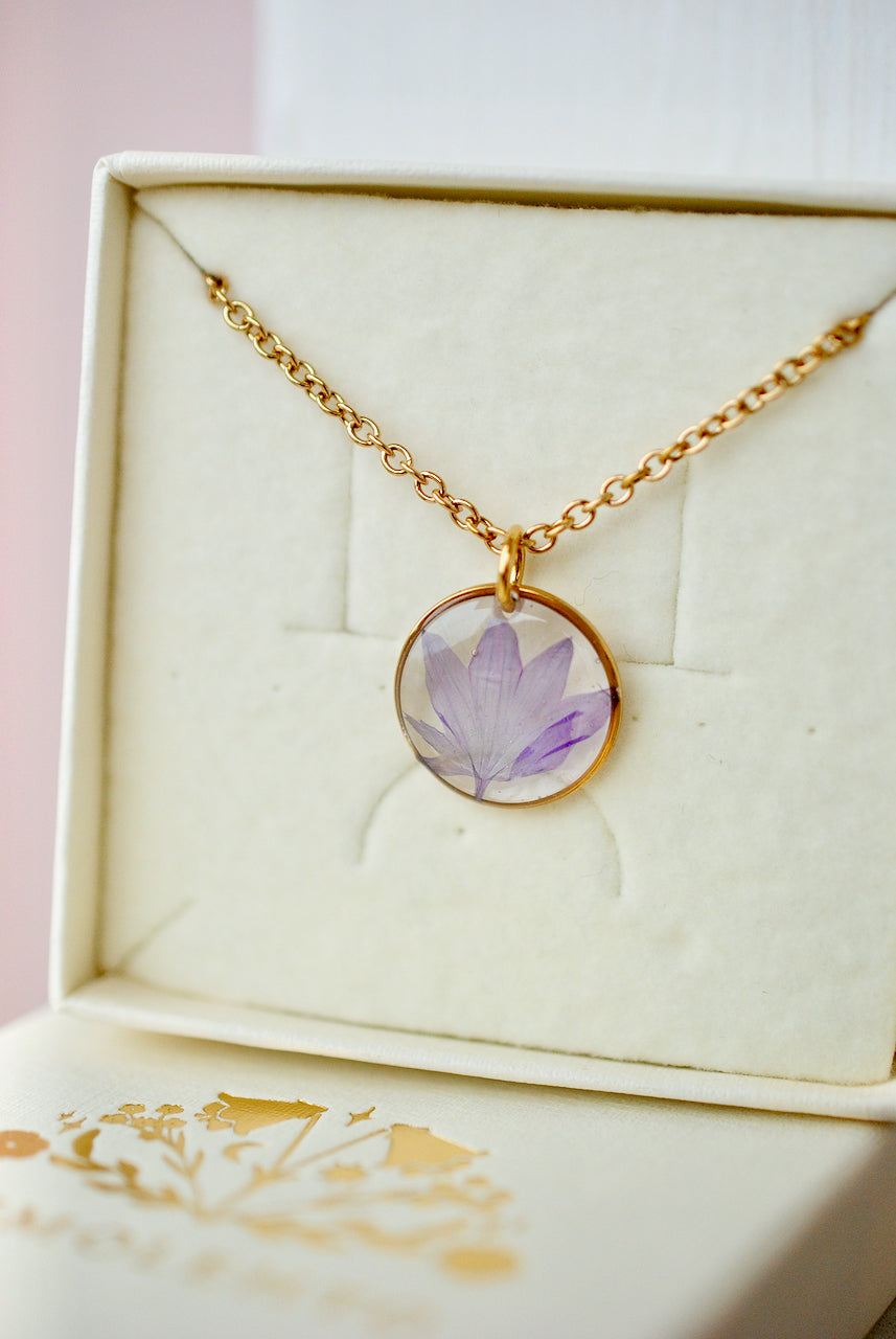 Ruiskaunokki -riipus, lila / kulta